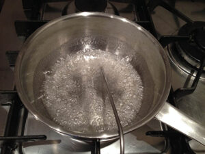 Smelt Isomalt in een pan
