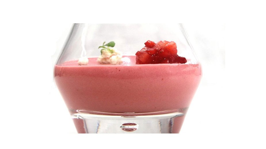 Strawberry Panna Cotta Recipe - Modern Gastronomy Recipes